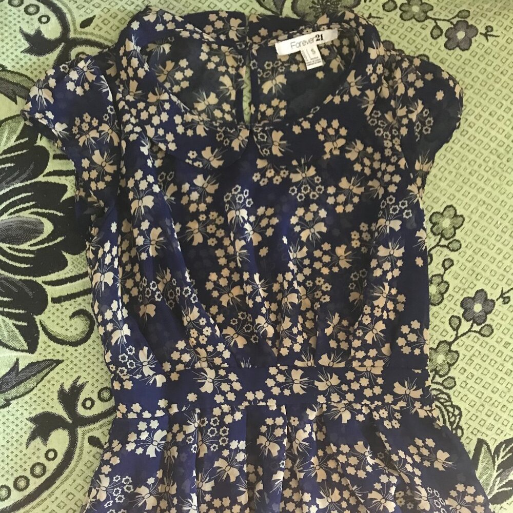 Forever 21 See Through Short Sleeve Blouse blue with flowers